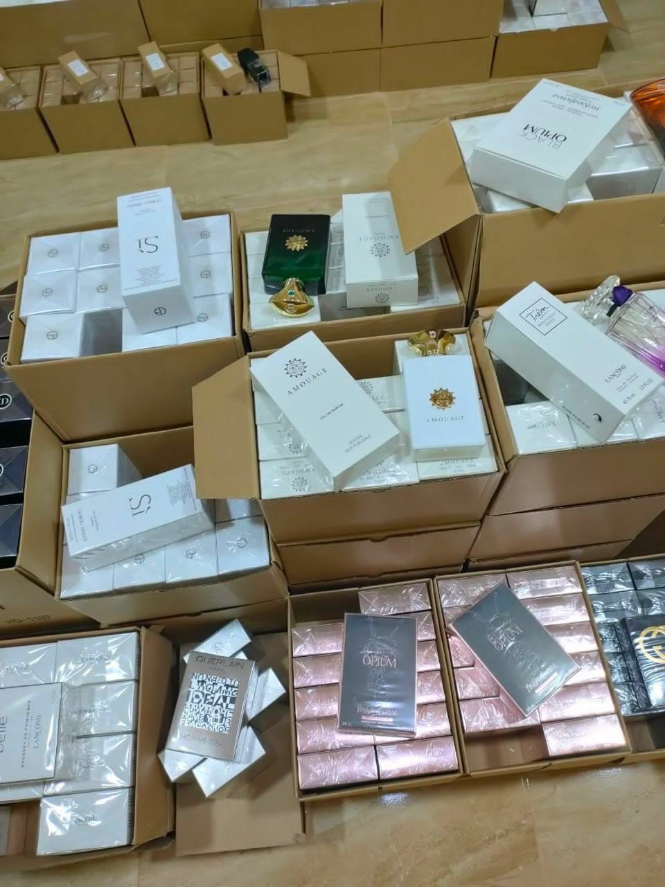 Authentic perfume pallets wholesale with 300 mixed designer units