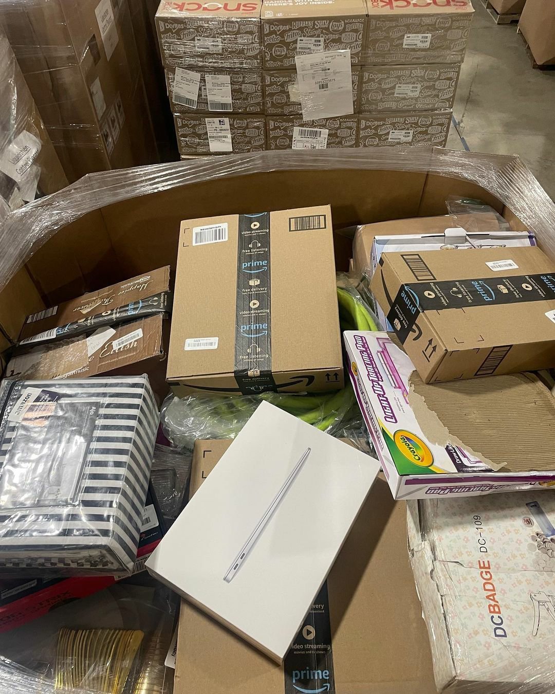 Amazon smalls pallets liquidation 7ft tall with electronics