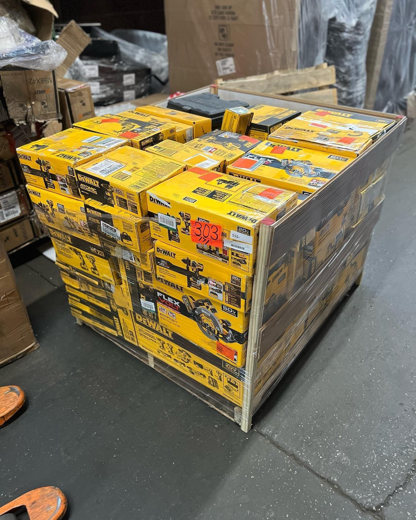 33796 DEWALT Tool Pallets