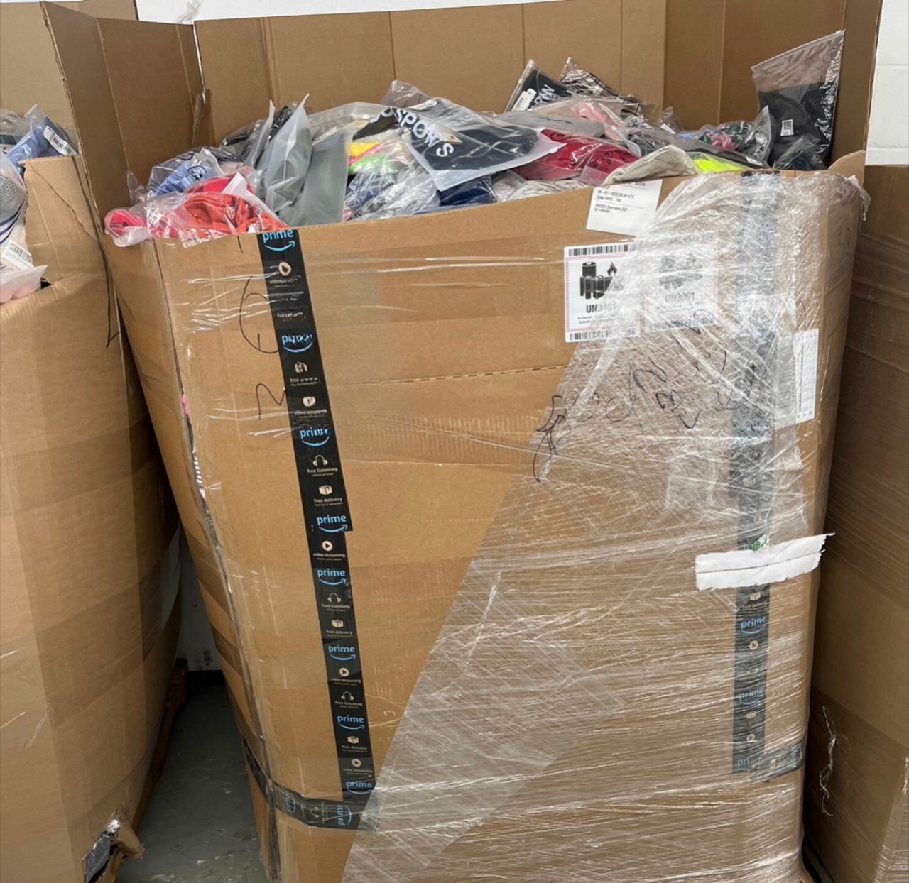 Amazon assorted clothing pallet with 850 mixed brand-new pieces